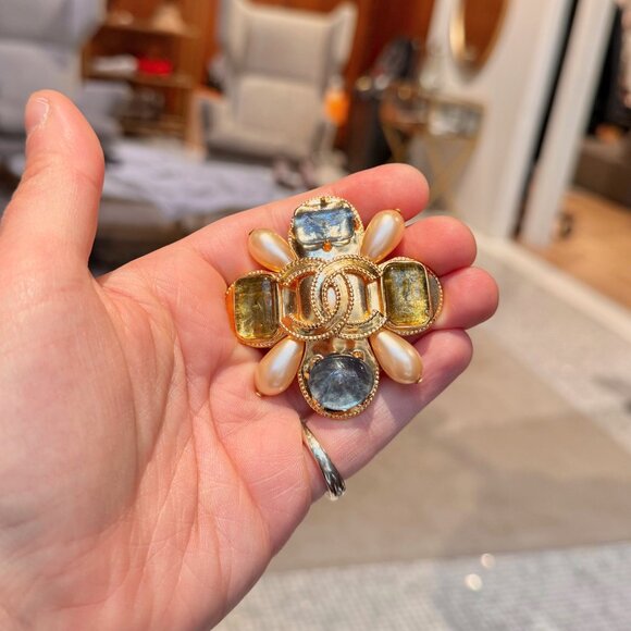 Chanel Vintage 97A CC Gripoix Byzantine Gold-tone Brooch - Picture 10 of 10